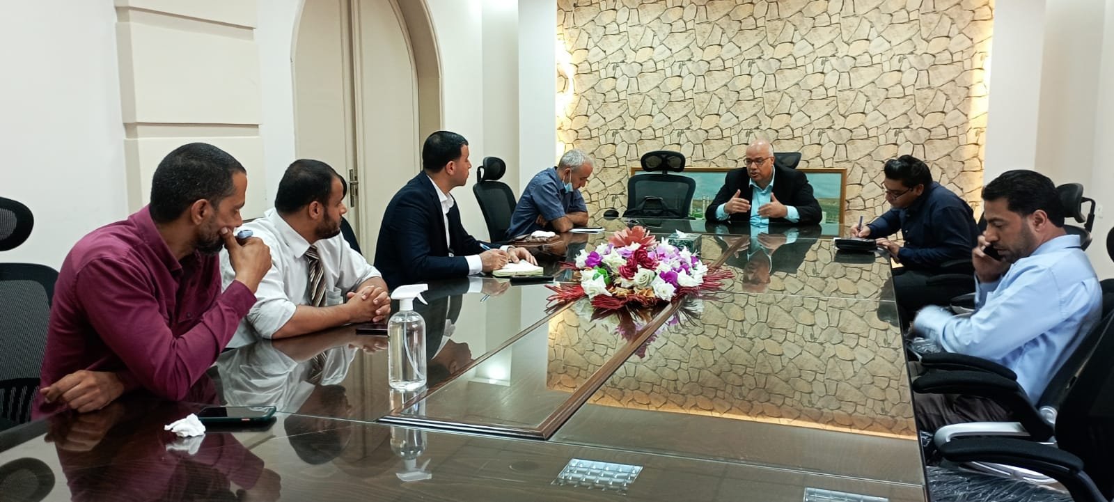 اجتماع حول امكانية تأهيل البنية التحتية لمعبري رفح البري وكرم أبو سالم التجاري