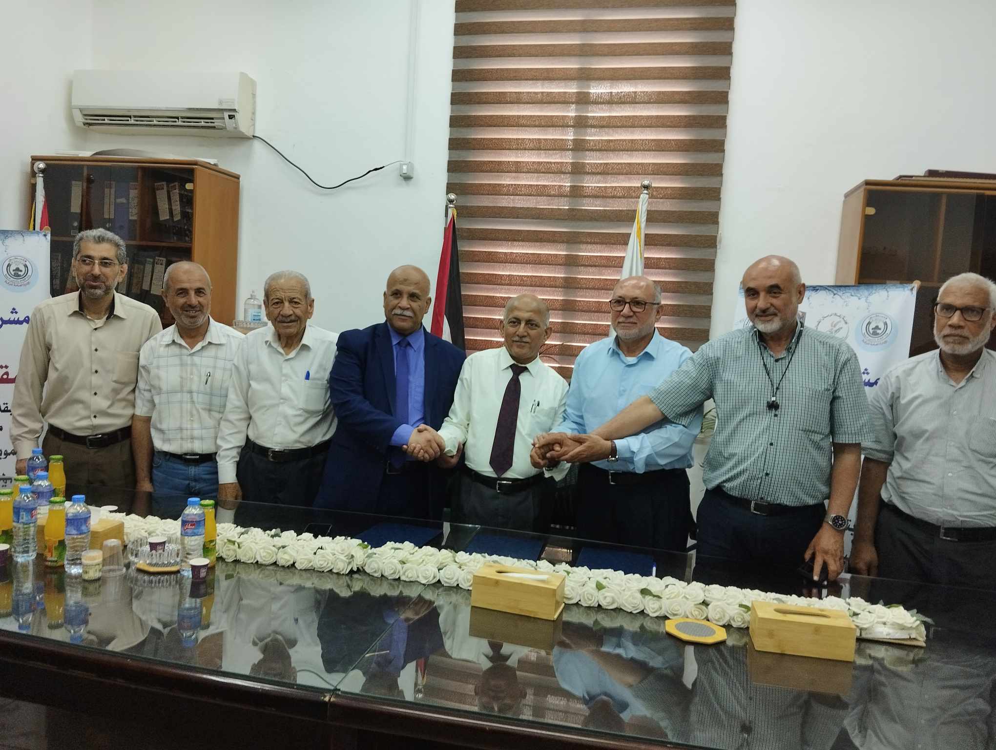 لحفر وانشاء بئر مياه "سقيا الخير 2 "  سلطة المياه وجودة البيئة توقّع مذكرة تفاهم مع كلا من بلدية غزة ولجنة زكاة الرمال الشمالي .